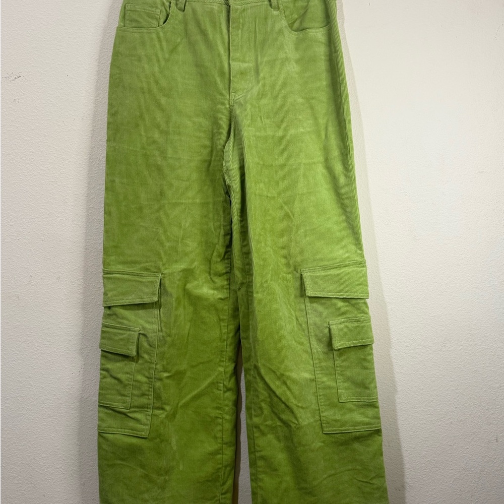 FOREVER 21  Women’s High Waisted Wide Legged Corduroy Light Green Pants Size L